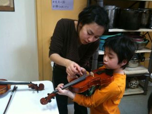 「「バイオリンと遊ぼう！」末はバイオリニスト！」