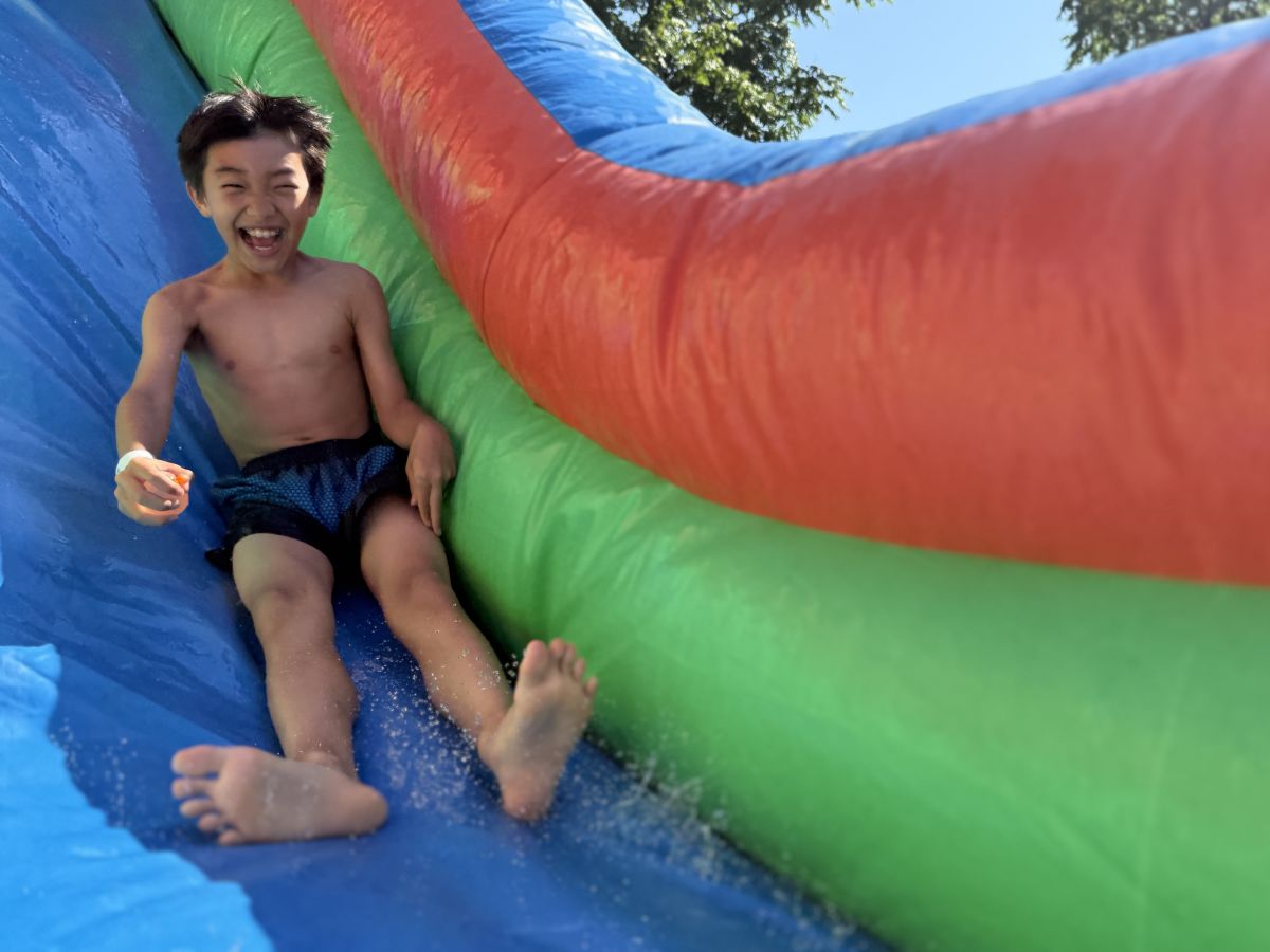 小学生サマー：Water Slide