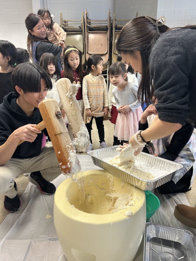 どうやってお餅になっているのか気になる幼稚園生