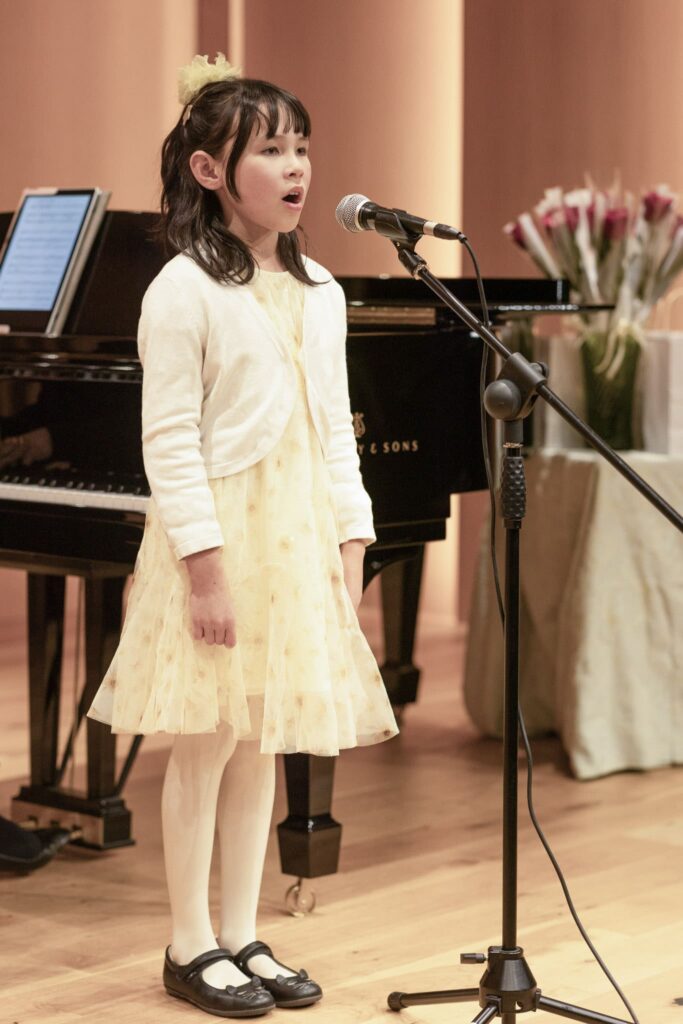 ピアノだけでは無く、歌の発表も.